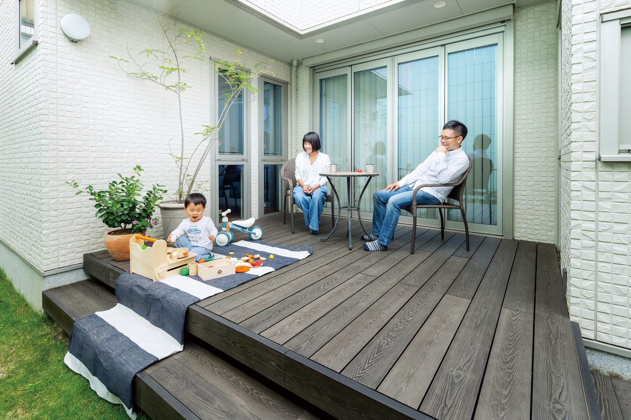 木の表情と質感を持つ複合建材「彩木ガーデンデッキ」DG|MINO株式会社