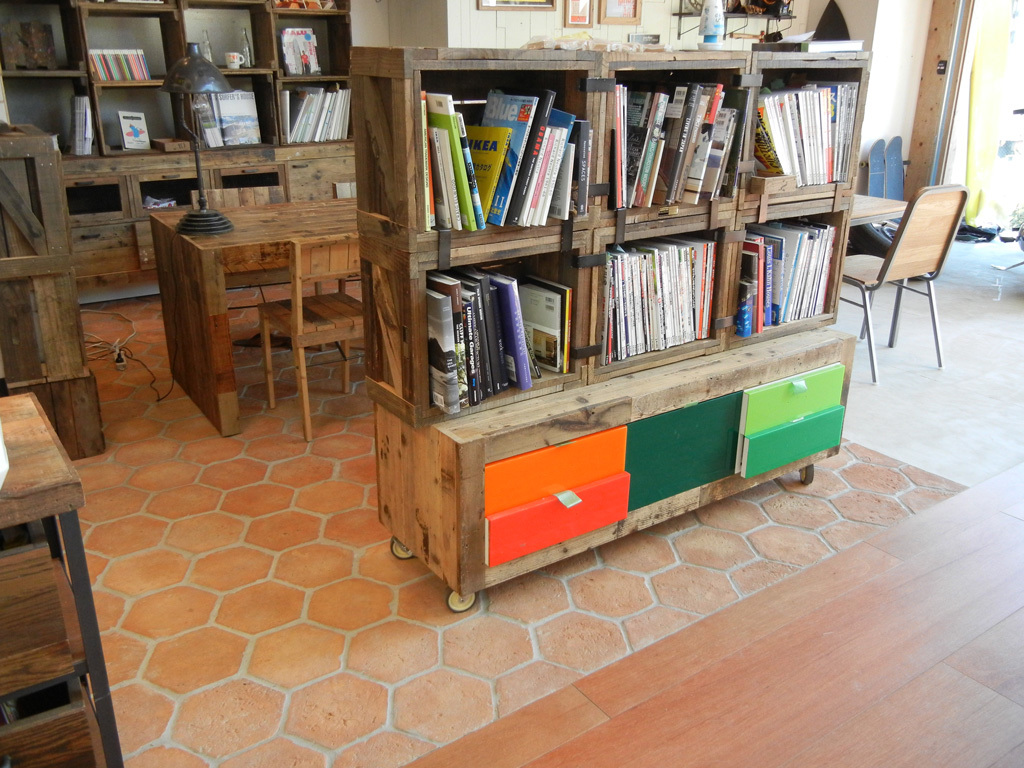 夏・お店屋さん イタリア製 タイル アンティーク BOX 