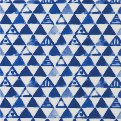 Neo Direction 美濃焼タイル「陶敷 Tojiki（美楽濃シリーズ）」134 藍三角紋