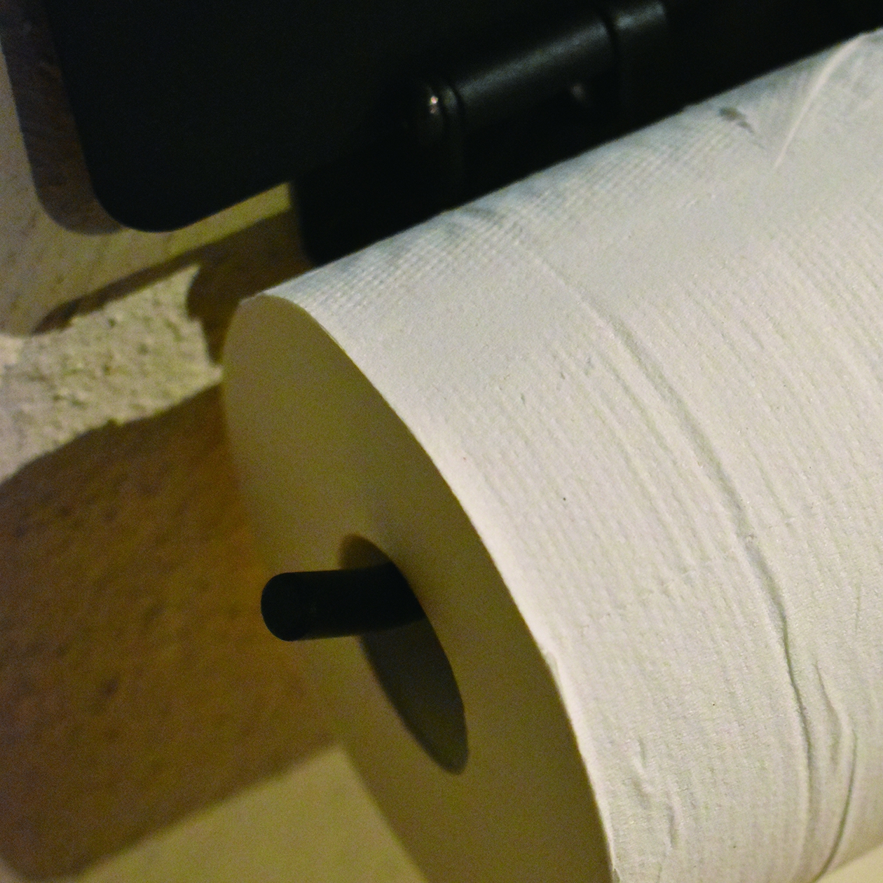 トイレットペーパーホルダーアイアン製ブラック（黒）2連タイプ_ヨークペーパーホルダーA 2連｜株式会社杉山製作所｜#12127 :: 建材トレンド