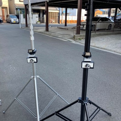 アルミポールのTypeA(左)とカーボンポールのTypeC（右）
