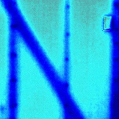 室内から撮影した筋交いの赤外線写真