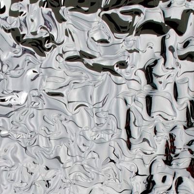 “水の戯れ”　みずみずしい液体金属を表現しております。