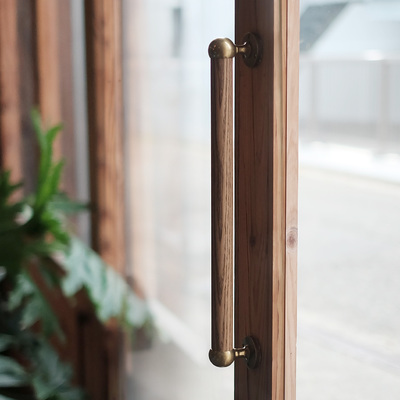 真鍮 丸ブラケット木製ドアハンドル