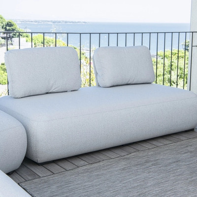 丸みを帯びたシンプルな2人掛けソファ「SB90 2P ガーデンソファ / Garden Sofa」