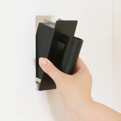 壁面埋込設置することで、邪魔な電源、コードが目につきません